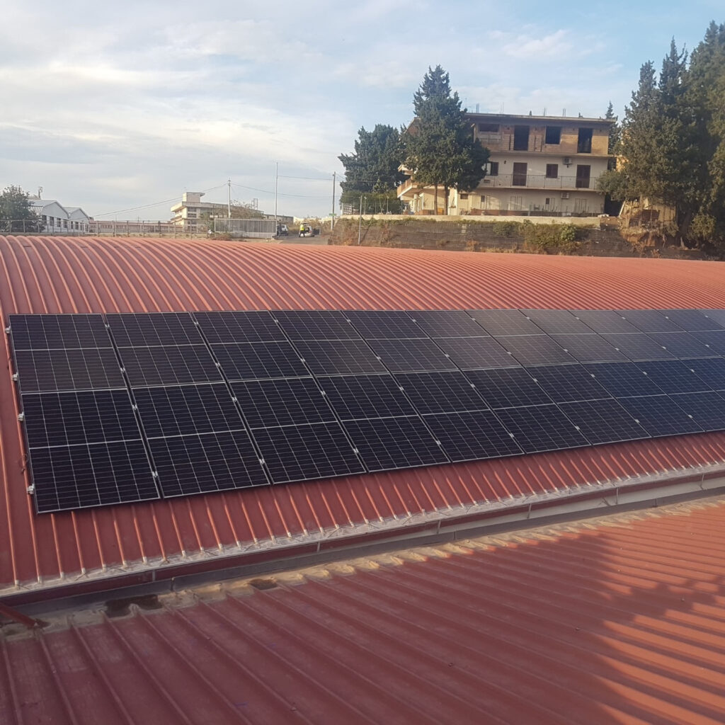 Impianto Fotovoltaico da 20 kW realizzato presso Nova Edil, Reggio Calabria - Risparmi in bolletta del 60%!