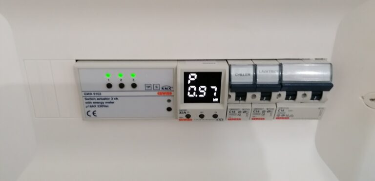 Riscaldamento a pavimento, domotica e fotovoltaico ad Arghillà (Reggio Calabria) 2 Attuatore KNX Gewiss con misura dell’energia nel quadro domotico